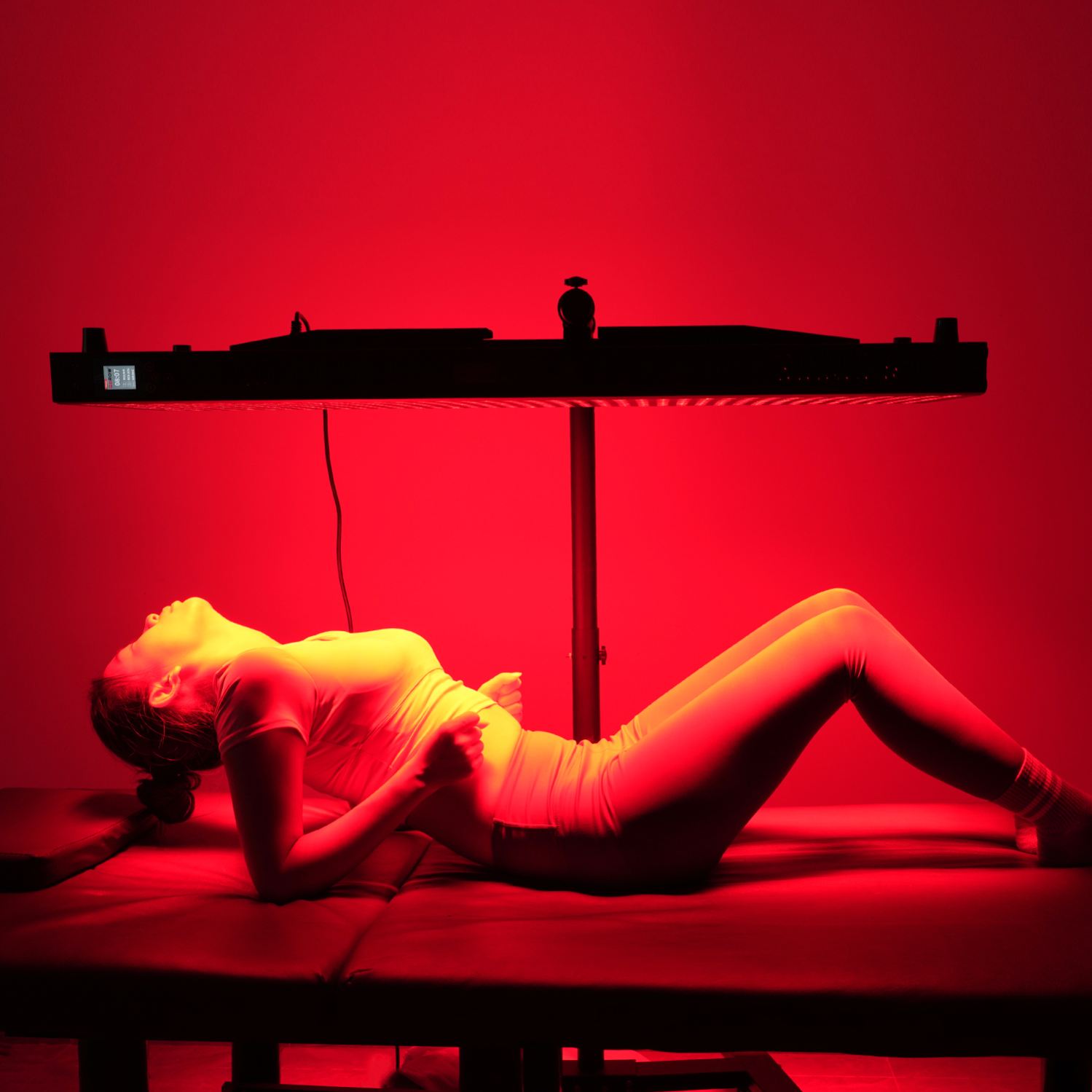 جهاز علاج بالضوء الأحمر والأشع - مراجعة Led Light Therapy Bed Full Body وسعره
